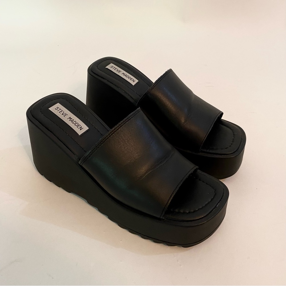 SOLD 💛 Steve Madden leather platform sandals US 8.5